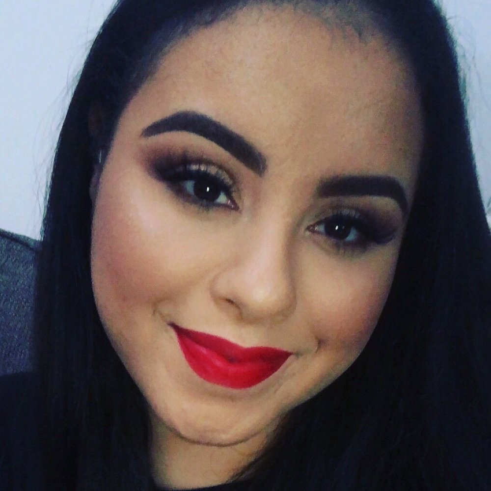 Meet your Posher, Selena